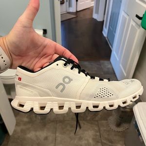 Women’s on-running shoe. Cloud X. Good condition
